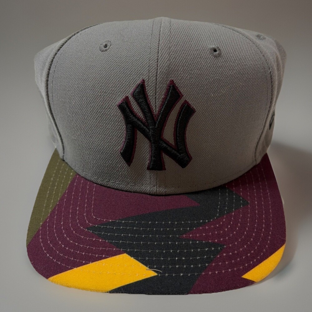 New Era Brand (Used) New York Yankees MLB Snapback Cap Gray With Camo Brim VII